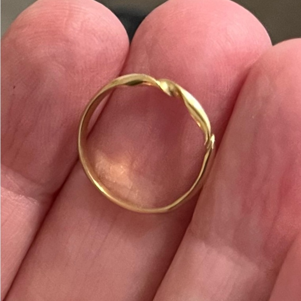 Gorgeous Dainty Solid 14 K Gold Twist Ring by Carolyn Seidel! - Picture 3 of 13
